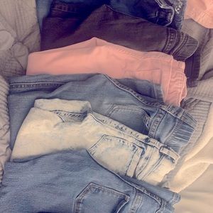 Lot of 6 size 6 jeans. All different brands including Old Navy and Target.